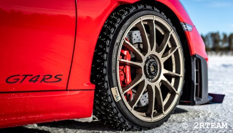 Porsche Ice Experience, ride fast for unforgettable driving experience.