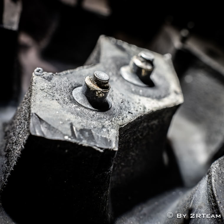 We adapt to your conditions of use, specifications and / or regulations, thanks to our large catalog of studs.