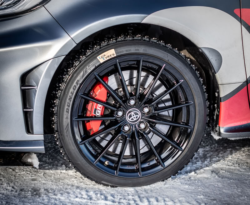 The strategic placement of each stud on the tread design ensures optimal traction and stability on icy surfaces, crucial for high-speed riding and precision of drive.  Compatible with Ferrari, Lamborghini, Porsche, AMG, Mercedes, Mclaren, BMW, Audi, Alpine, Aston Martin, Bugatti, Jaguar, Koenigsegg, Lotus, Maserati, Nissan, Pagani, TVR